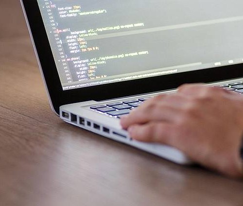Comarch ERP XT – jak wspiera zarządzanie zasobami ludzkimi i rekrutacją w mikro oraz małych firmach?