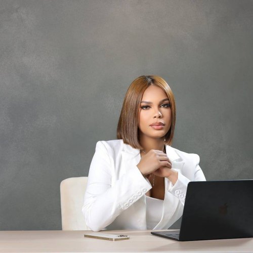 Na jakie okazje wybierać garnitur damski?