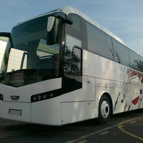 Wynajem autokaru na wesele, koncert lub event – transport z klasą w Warszawie