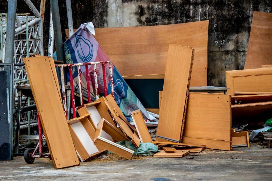 Kiedy warto skorzystać z pomocy firmy przy opróżnianiu budynków, mieszkań i lokali?