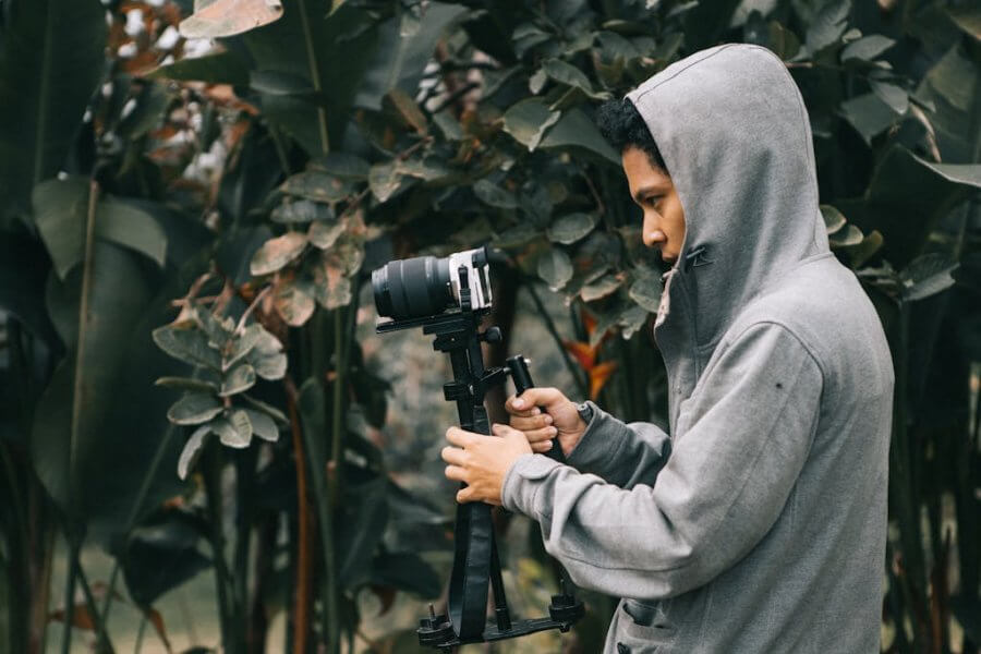 Podróż po Polsce: niezbędny sprzęt fotograficzny, który warto spakować do walizki
