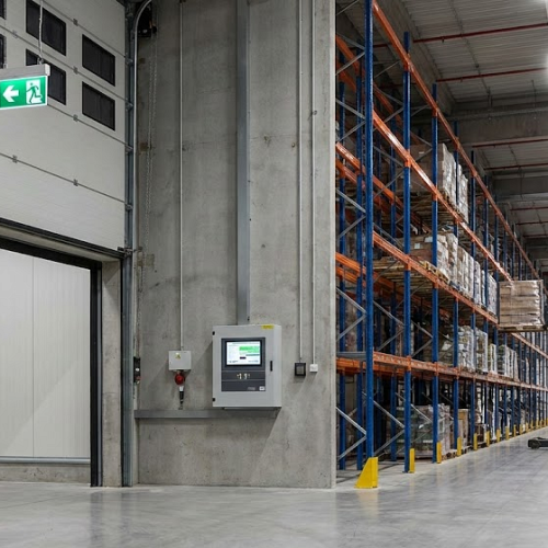 Najczęstsze błędy w projektowaniu oświetlenia podstawowego i systemów ppoż. w obiektach wielkokubaturowych