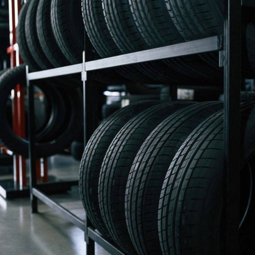 Przechowywanie opon w Warszawie. Bezpieczne rozwiązanie dla kierowców