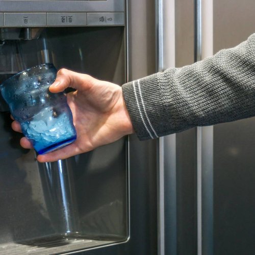 Filtr wody do lodówki – w jakim celu się go stosuje?