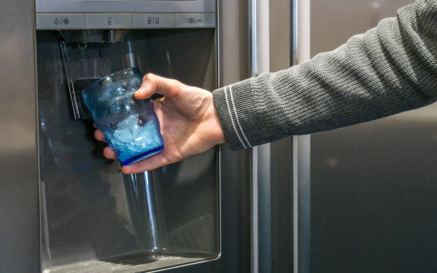 Filtr wody do lodówki – w jakim celu się go stosuje?