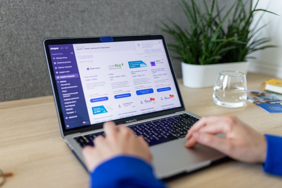 Sklep internetowy gotowy na rozwój. Jak nowoczesne technologie wspierają sprzedaż online?